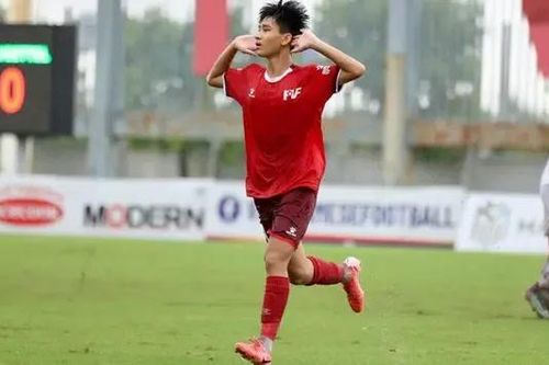 U15 PVF giành vé vào chung kết khi phải chơi thiếu người