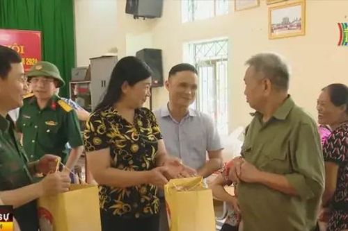 Huy động mọi lực lượng khắc phục sạt trượt mái đê