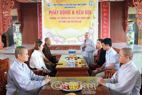 Triệu trái tim hướng về vùng tâm lũ