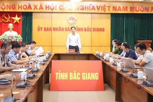 Bắc Giang: Tập trung thực hiện các giải pháp hộ đê để sớm ổn định đời sống của người dân