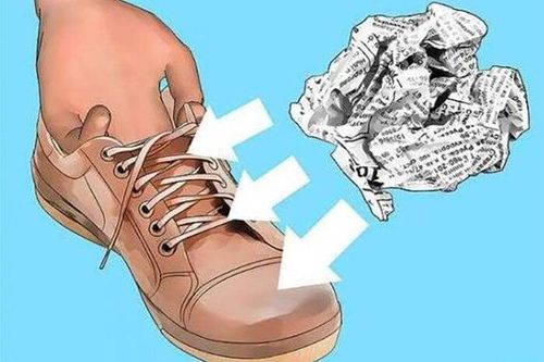 2 cách xử lý giày ướt, bốc mùi sau những ngày mưa