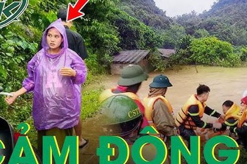 Nghĩa đồng bào sáng lên trong gian khó, Công an chèo bè 4 tiếng cứu thai phụ bị cô lập trong lũ