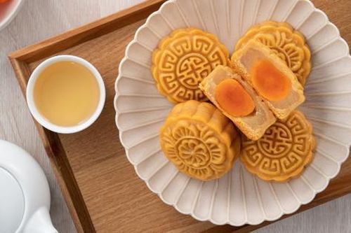 Người bị bệnh tim mạch có phải 'kiêng dè' bánh trung thu?