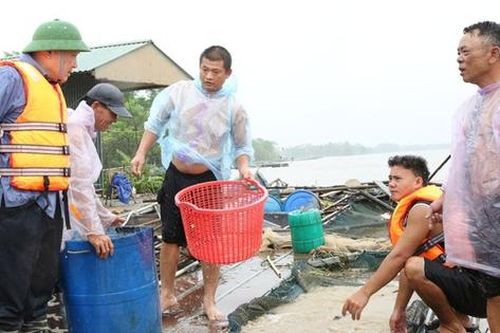 Phó Thủ tướng Thường trực Chính phủ: Hà Nam cần bảo đảm an toàn tuyệt đối cho người dân trước mưa lũ