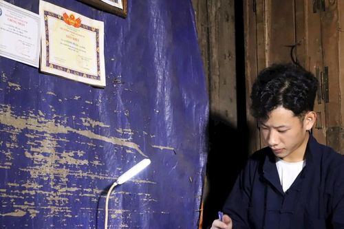 Chàng trai Mèo Vạc và giấc mơ trở thành chiến sĩ Công an