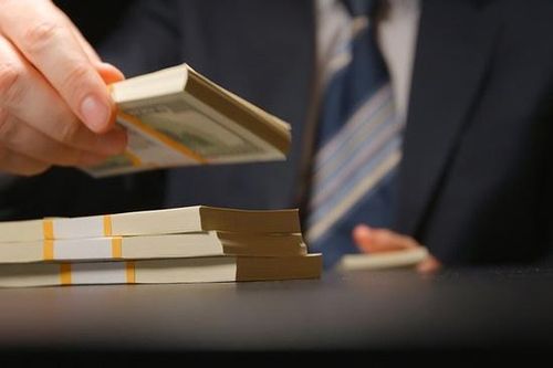Thẩm phán tòa án nhân dân huyện ở Kiên Giang bị bắt vì nhận hối lộ