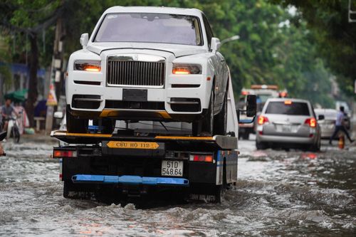 Ôtô cần kiểm tra gì sau khi ngập nước do bão lũ?