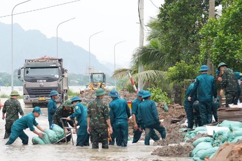 Lãnh đạo huyện Ứng Hòa bác thông tin vỡ đê