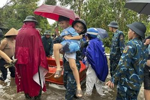 Chiến sĩ Thủ đô hết lòng vì dân