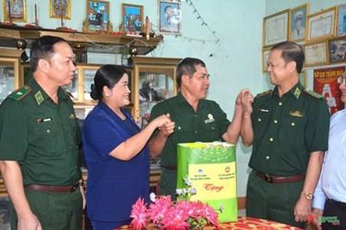 Bộ tư lệnh Bộ đội Biên phòng thăm, làm việc tại Đồn Biên phòng Tân Thành