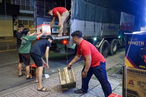 Mô hình 'ATM cứu nạn' gửi hàng hóa cứu trợ, giúp người dân vùng lũ phía Bắc