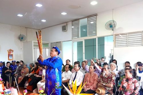 Sân khấu TPHCM trang trọng tổ chức Lễ Giỗ Tổ năm 2024