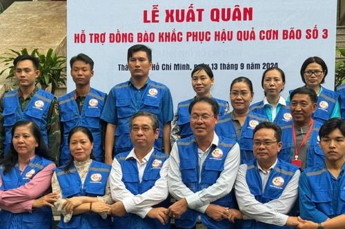 TPHCM xuất quân hỗ trợ người dân vùng bão, lũ