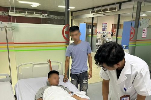 Bảo đảm an toàn vệ sinh nước và thực phẩm sau lũ