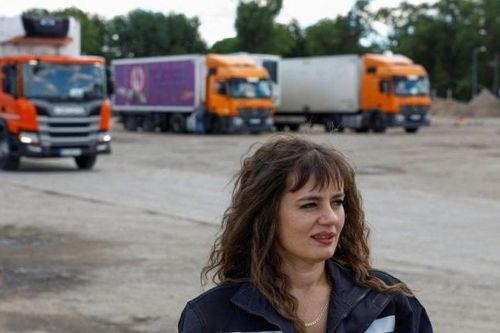 Các doanh nghiệp Ukraine tuyển dụng nhiều phụ nữ và thanh thiếu niên do thiếu lao động