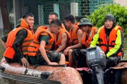 Thanh niên Việt Nam hướng về đồng bào vùng bão lũ