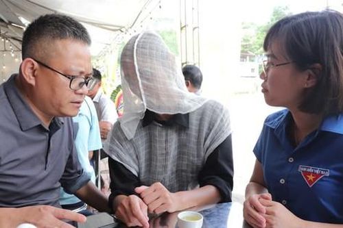 Xót xa tình nguyện viên tử vong do lật thuyền khi cứu trợ ở Yên Bái