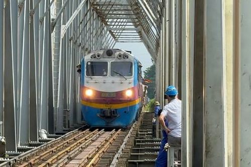 Sắp dỡ lệnh cấm tàu qua cầu Long Biên, cầu Đuống