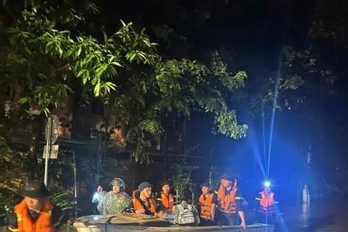 T.Ư Đoàn, T.Ư Hội Sinh viên Việt Nam tiếp nhận 1,45 tỉ đồng hỗ trợ người dân vùng bão, lũ