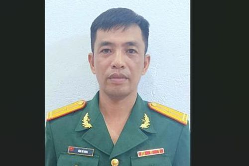 Truy tặng Huân chương Bảo vệ Tổ quốc cho Trung tá quân nhân chuyên nghiệp Tăng Bá Hưng