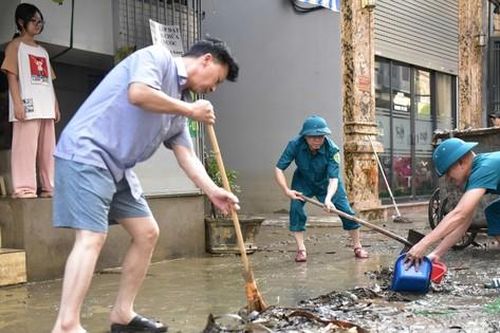 Nước sông Hồng qua Hà Nội xuống dưới mức báo động I