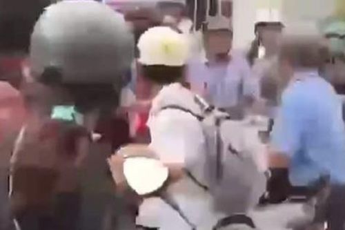 Sở Giáo dục Cà Mau báo cáo vụ học sinh đánh nhau trước cổng trường
