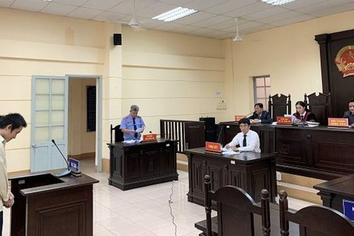 Bước ngoặt cuộc đời khi thấy vợ nắm tay 'trai lạ' trên Facebook