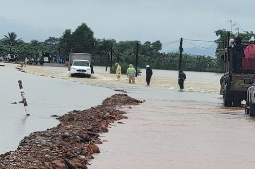 Thạch Thành (Thành Hóa): Nhiều tuyến đường bị chia cắt, gần 300 hộ bị ngập