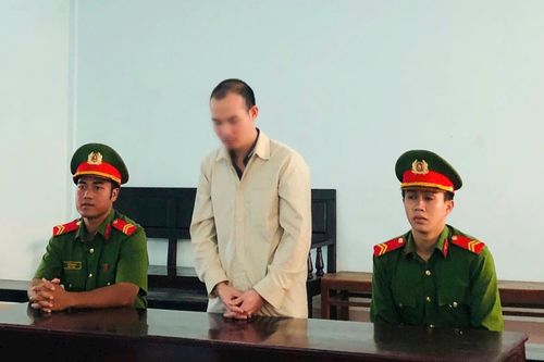 Dụ dỗ, xâm hại bé gái con của bạn nhậu