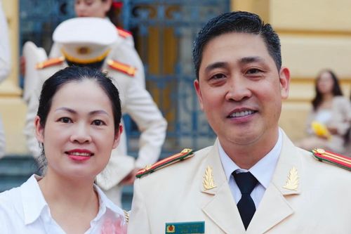 Cuộc sống hạnh phúc của trung tá công an đóng ông trùm trong 'Độc đạo'