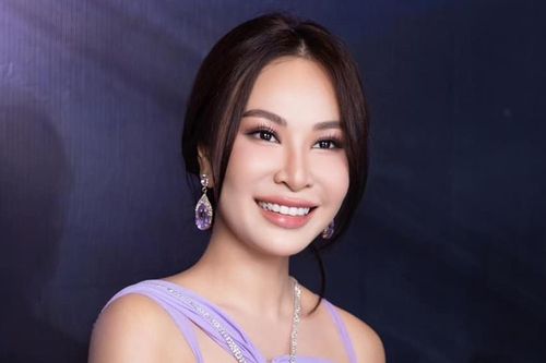 Ca sĩ Uyên Linh: Tôi sống ít tiêu xài, quần áo toàn đi mượn