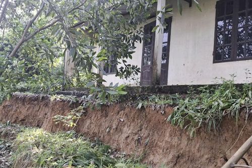 Xuất hiện vết lún nứt, sạt trượt trên núi Y Sơn ở Bắc Giang