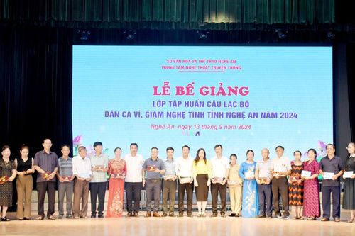 130 học viên Nghệ An được trao chứng chỉ tập huấn Câu lạc bộ Dân ca ví, giặm