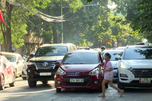 Tìm giải pháp chống ùn tắc trên đường Đinh Công Tráng
