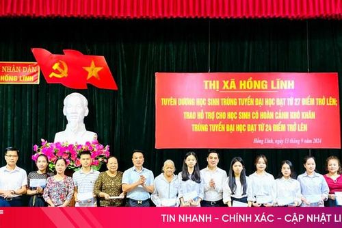 Thị xã Hồng Lĩnh tuyên dương 49 học sinh đậu đại học điểm cao