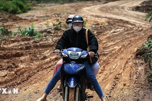Sạt lở nghiêm trọng tại nhiều vị trí trên tuyến đường tỉnh 433 tại Hòa Bình