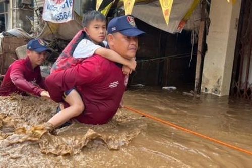 Hàng nghìn người mắc kẹt trong lũ, Thái Lan điều lực lượng đặc nhiệm giải cứu