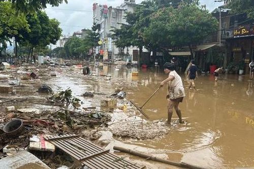Bản tin 13/9: Người dân vùng ngập lụt nên làm gì sau khi nước rút?