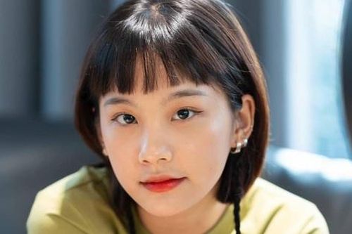 Quá khứ đẫm nước mắt của nữ chính 'Đi giữa trời rực rỡ'