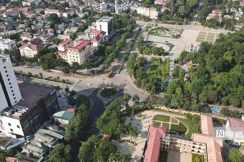 Lũ rút, đường phố Tuyên Quang 'hồi sinh'