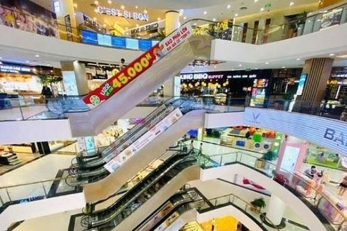 Cạnh tranh khốc liệt cho thuê mặt bằng bán lẻ có vị trí đắc địa
