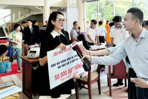 Siêu mẫu Anh Thư nói chuyện sao kê tiền ủng hộ vùng lũ: 'Mọi thứ đều minh bạch'