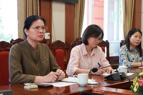 Chủ tịch Hội LHPN Việt Nam Hà Thị Nga làm việc với tỉnh Lào Cai về triển khai, sử dụng tiền cứu trợ