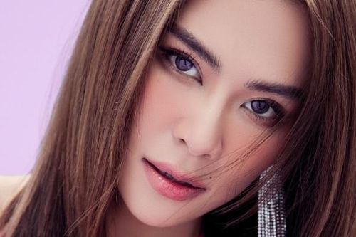 Sự thật việc ca sĩ Hà Nhi bị chỉ trích vì sao kê ủng hộ đồng bào miền Bắc