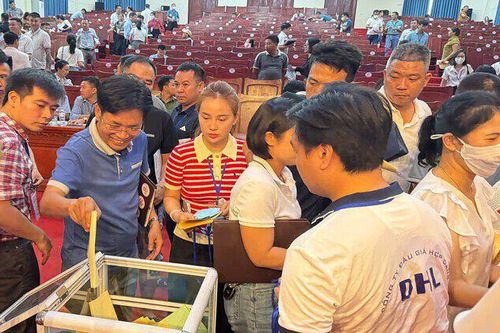 Sức nóng của những phiên chợ đất Bắc Giang