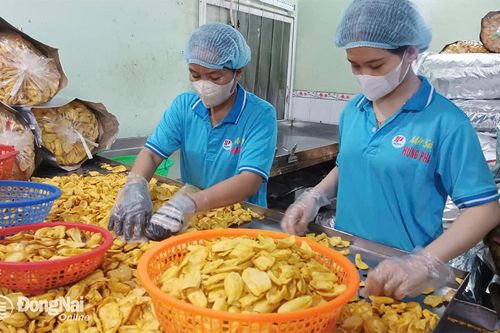 Tập trung phát triển công nghiệp thương mại