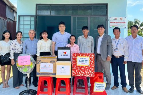 15 hộ nghèo, cận nghèo tại huyện Định Quán có nhà mới