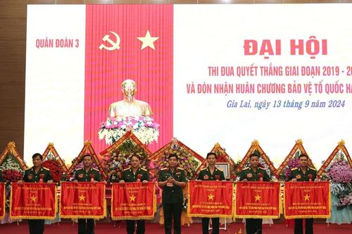 Quân đoàn 3 đón nhận Huân chương Bảo vệ Tổ quốc hạng Nhất