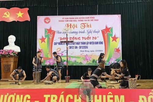 Đam Rông: Tổ chức chương trình nghệ thuật 'Đam Rông tuổi 20'