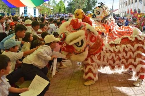 Đức Trọng: Tổ chức Chương trình Lồng đèn thắp sáng ước mơ